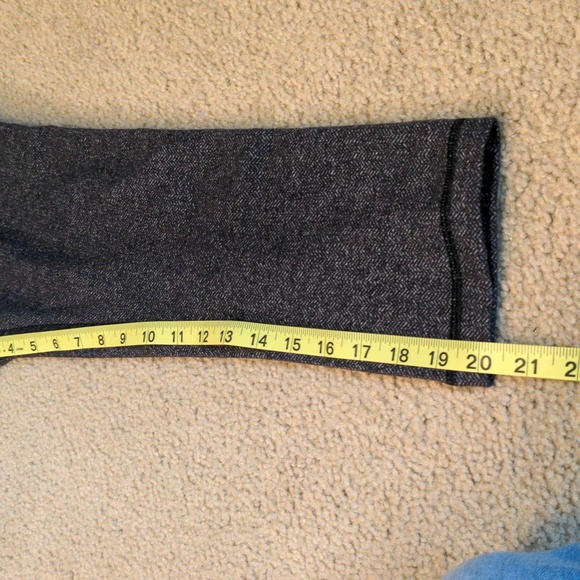 Lululemon Grey Herringbone Capri Leggings - Picture 10 of 13